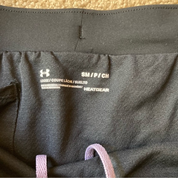 Under Armour Women’s Fly-by Shorts Running Athletic Small Multi Print Floral - Picture 3 of 5